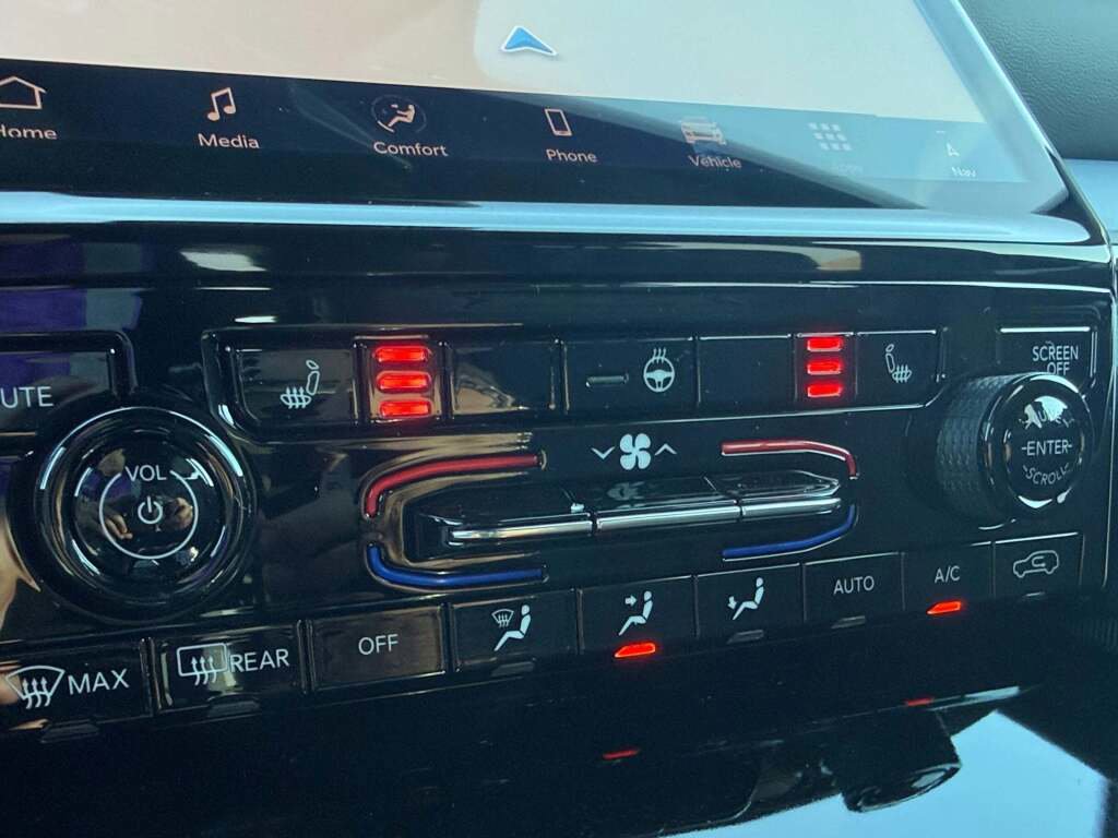 New 2025 Jeep Grand Cherokee L Limited w/ Black Appearance Package image 29