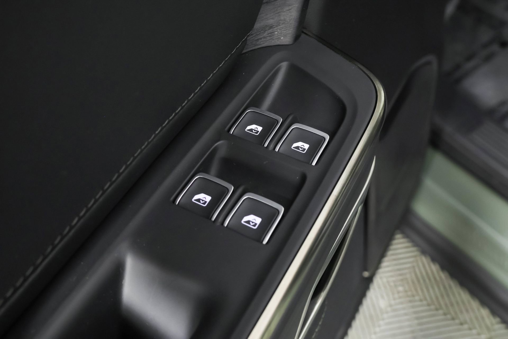 Used 2022 Rivian R1S Launch Edition image 34