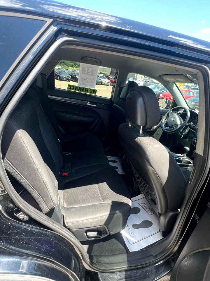 Used 2014 Kia Sorento LX image 13