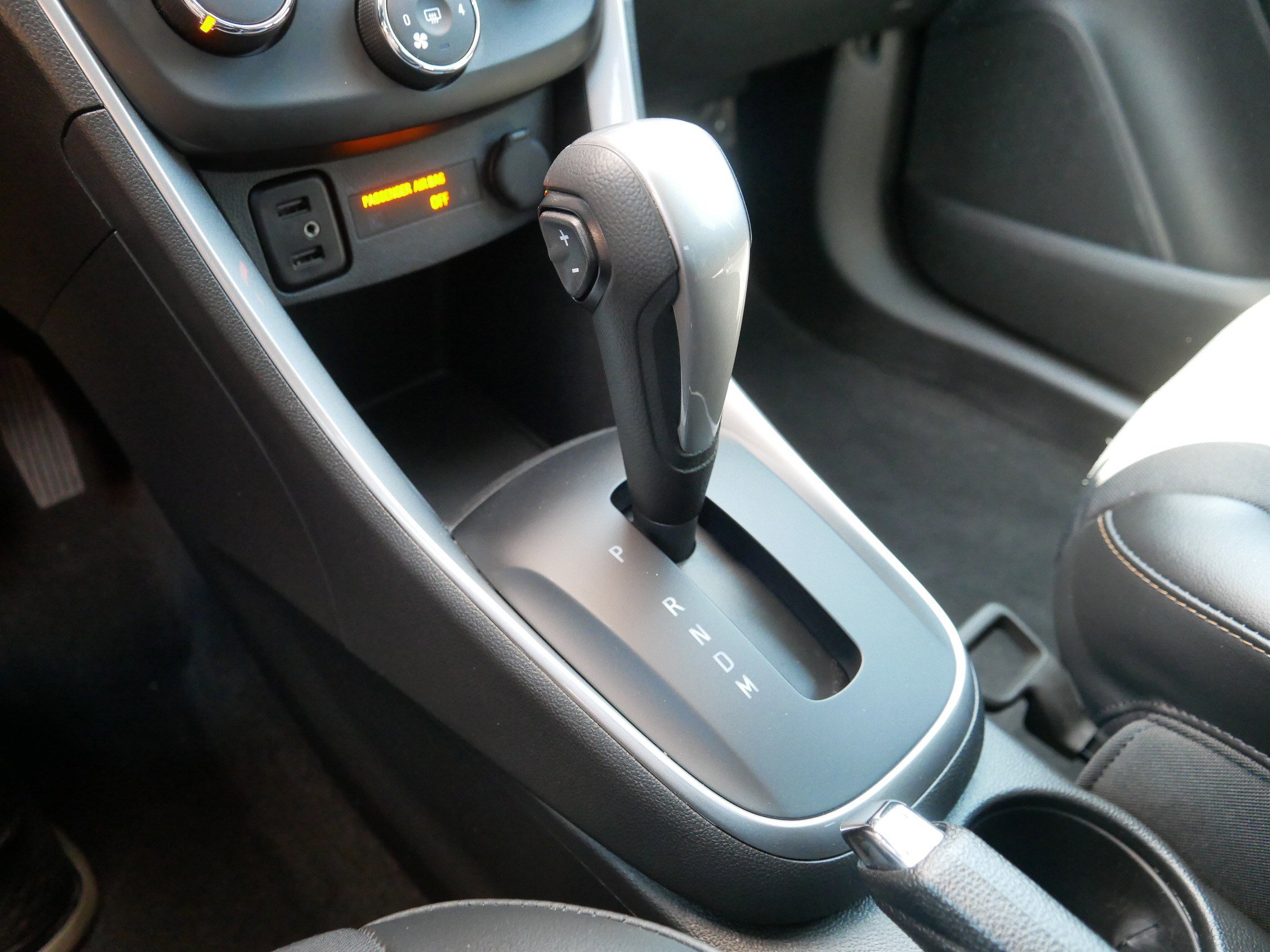 Used 2022 Chevrolet Trax LT w/ LT Convenience Package image 24