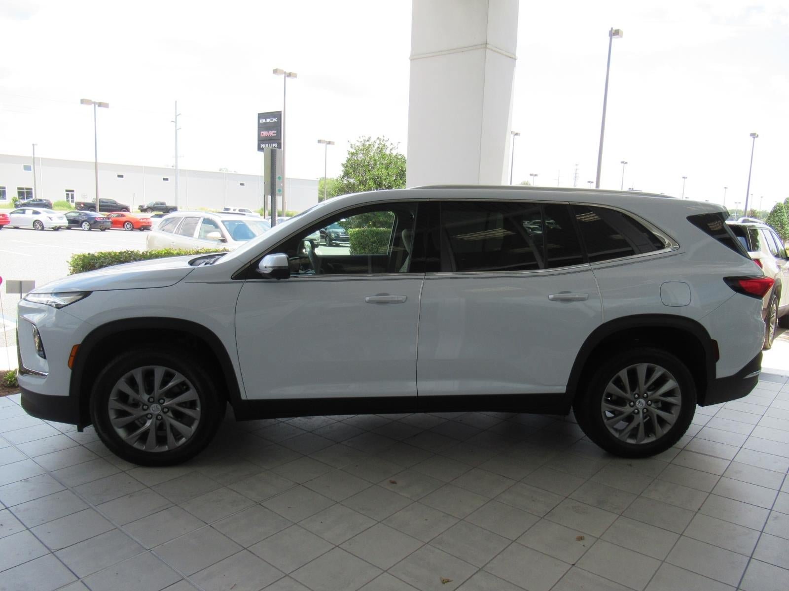 Used 2026 Buick Enclave Preferred w/ LPO, Floor Liner Package FWD image 4