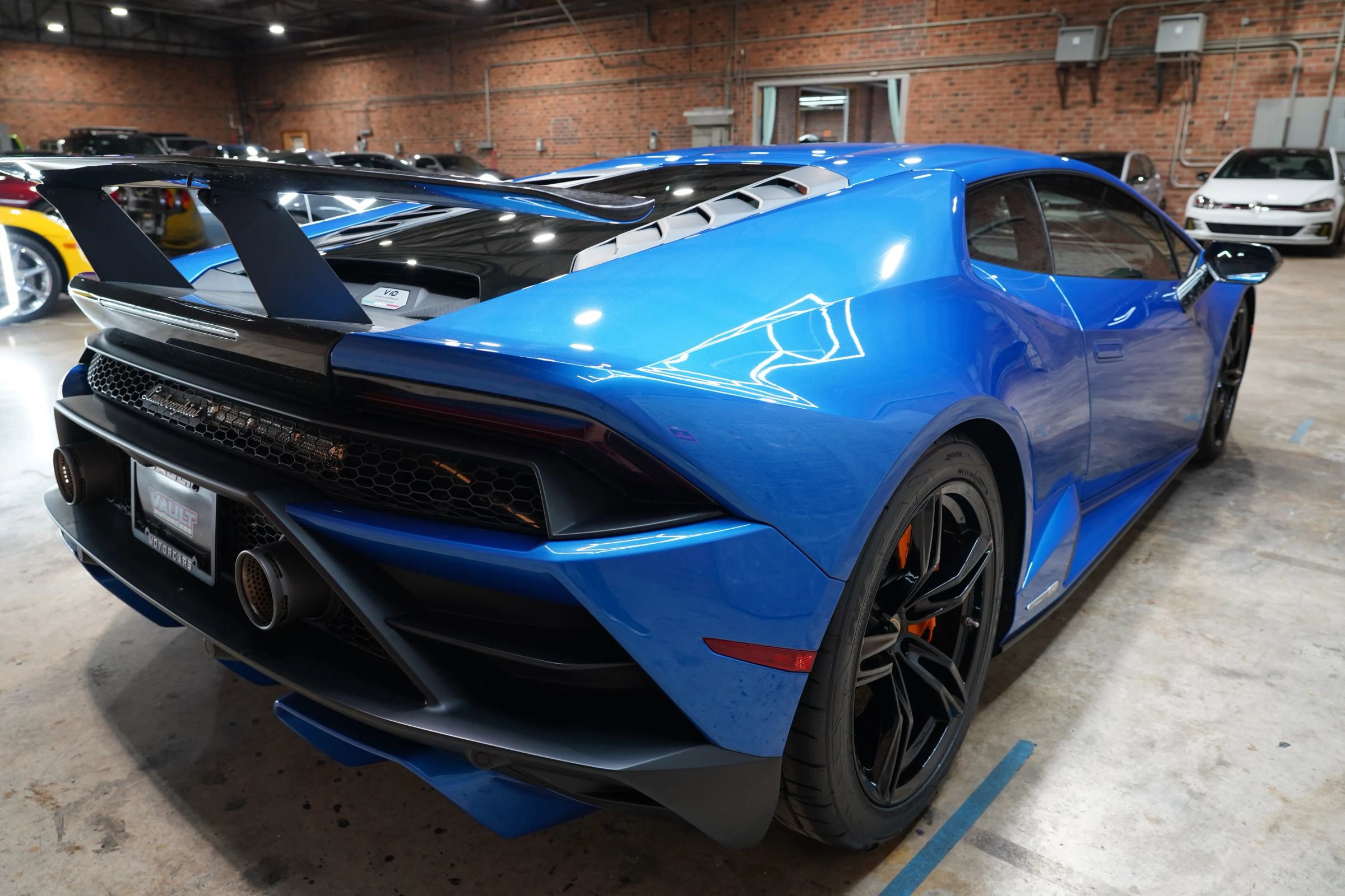 Used 2020 Lamborghini Huracan EVO image 20