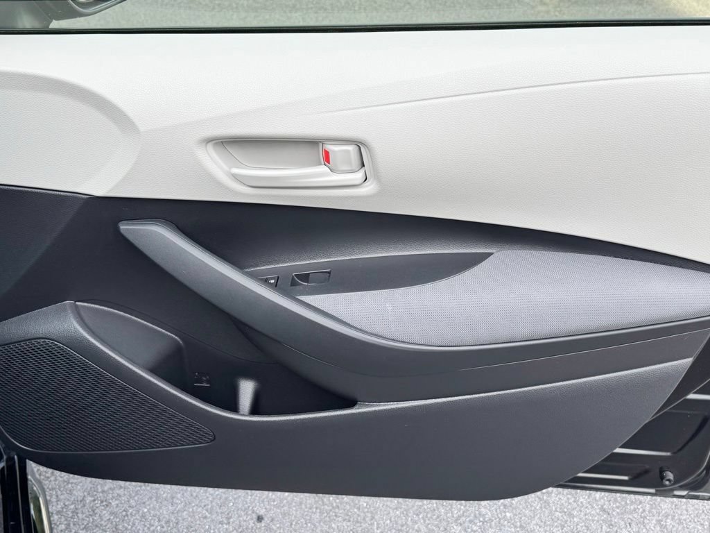 Used 2025 Toyota Corolla LE w/ Convenience Package FWD image 22