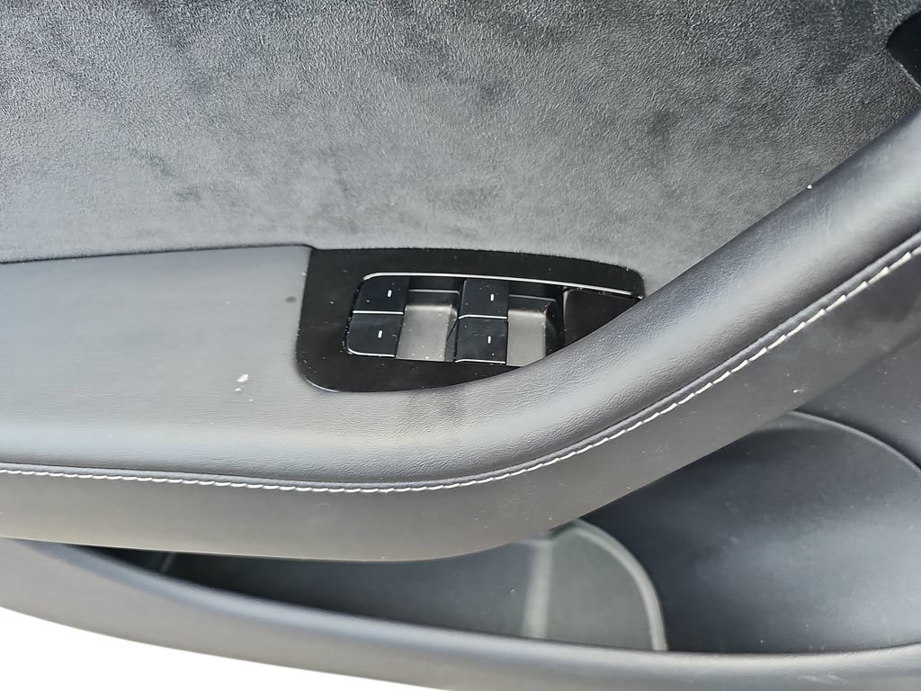 Used 2018 Tesla Model 3 Mid Range RWD image 27