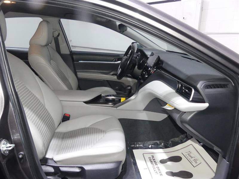 Used 2022 Toyota Camry SE w/ Cold Weather Package FWD image 22