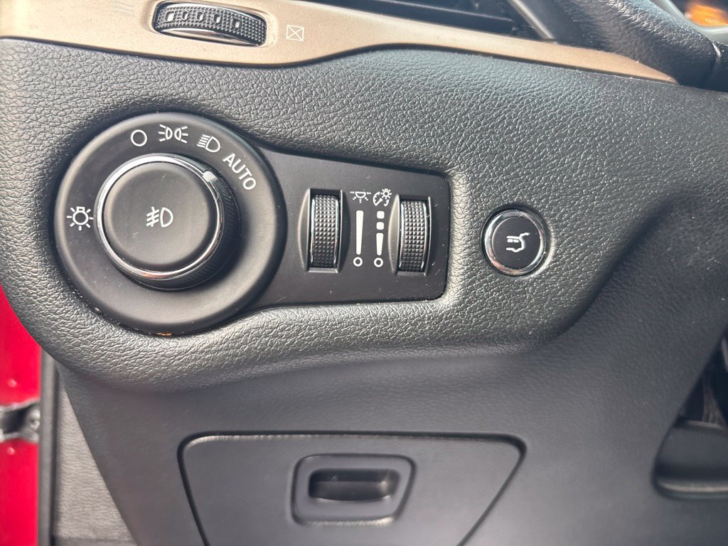 Used 2015 Jeep Cherokee Latitude w/ Comfort/Convenience Group AWD/4WD image 15