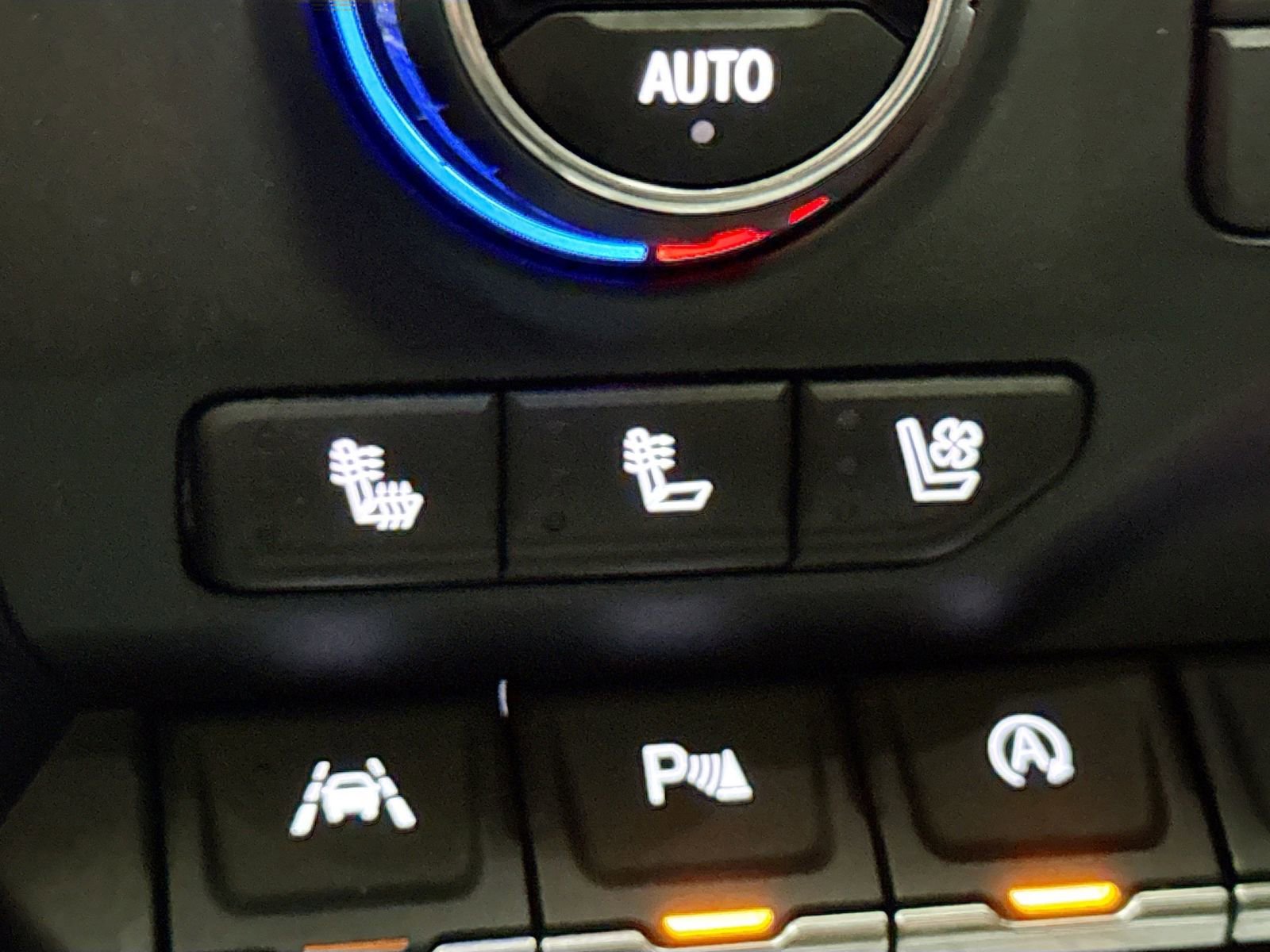 Used 2021 Chevrolet Silverado 1500 High Country w/ Technology Package AWD/4WD image 24