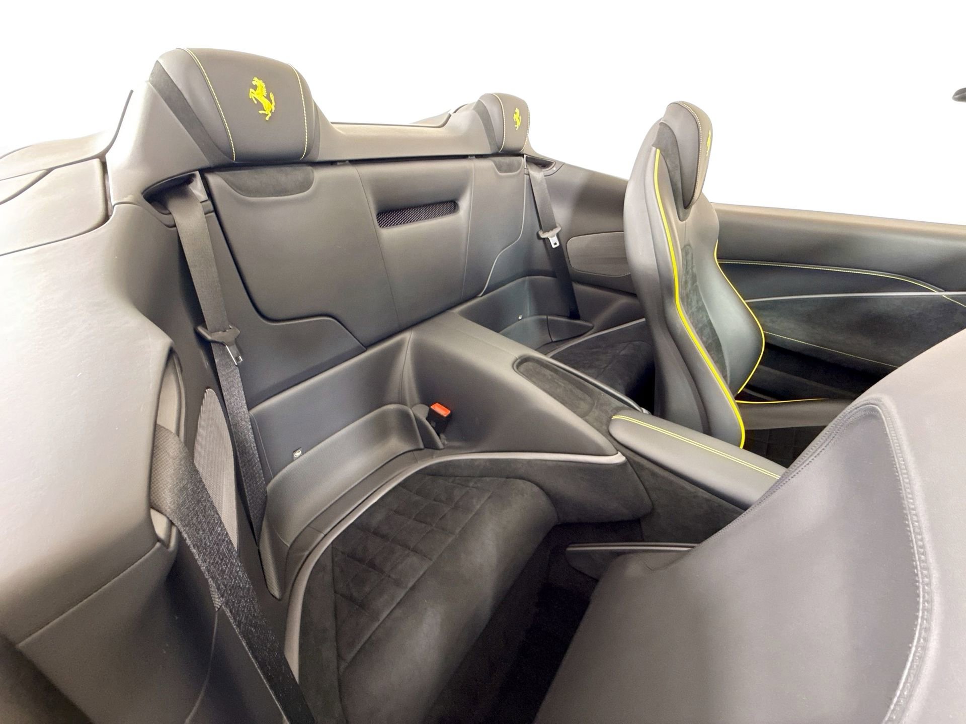 Certified 2025 Ferrari Roma Spider RWD image 22
