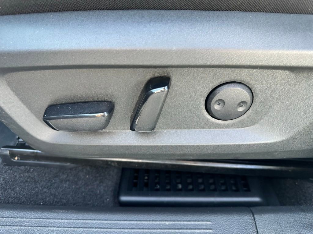 Used 2022 Nissan Rogue SV image 18