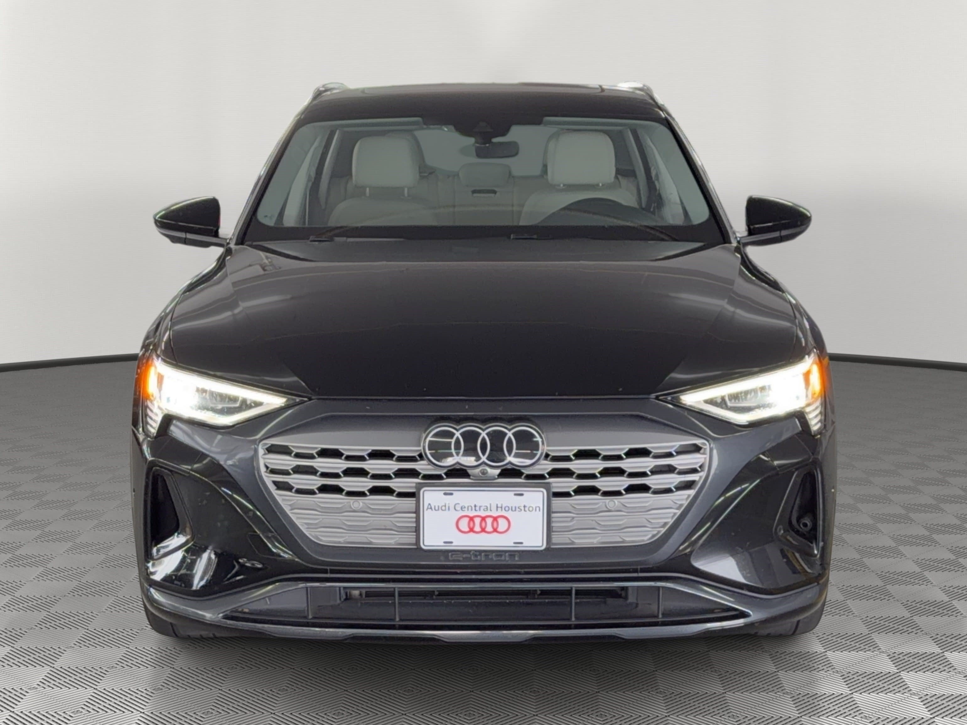 Used 2024 Audi Q8 e-tron Premium Plus w/ Premium Plus Package AWD/4WD image 6
