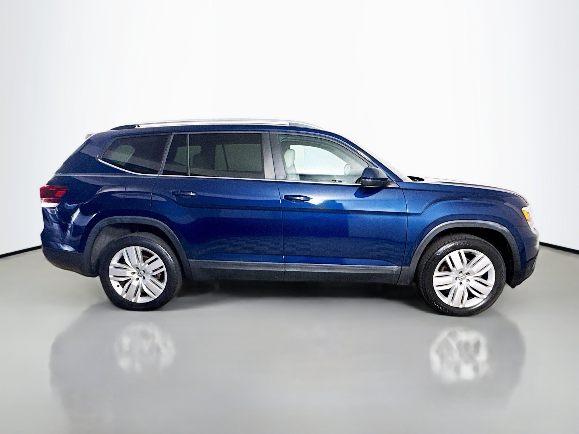 Used 2019 Volkswagen Atlas SE w/ Towing Package FWD image 11