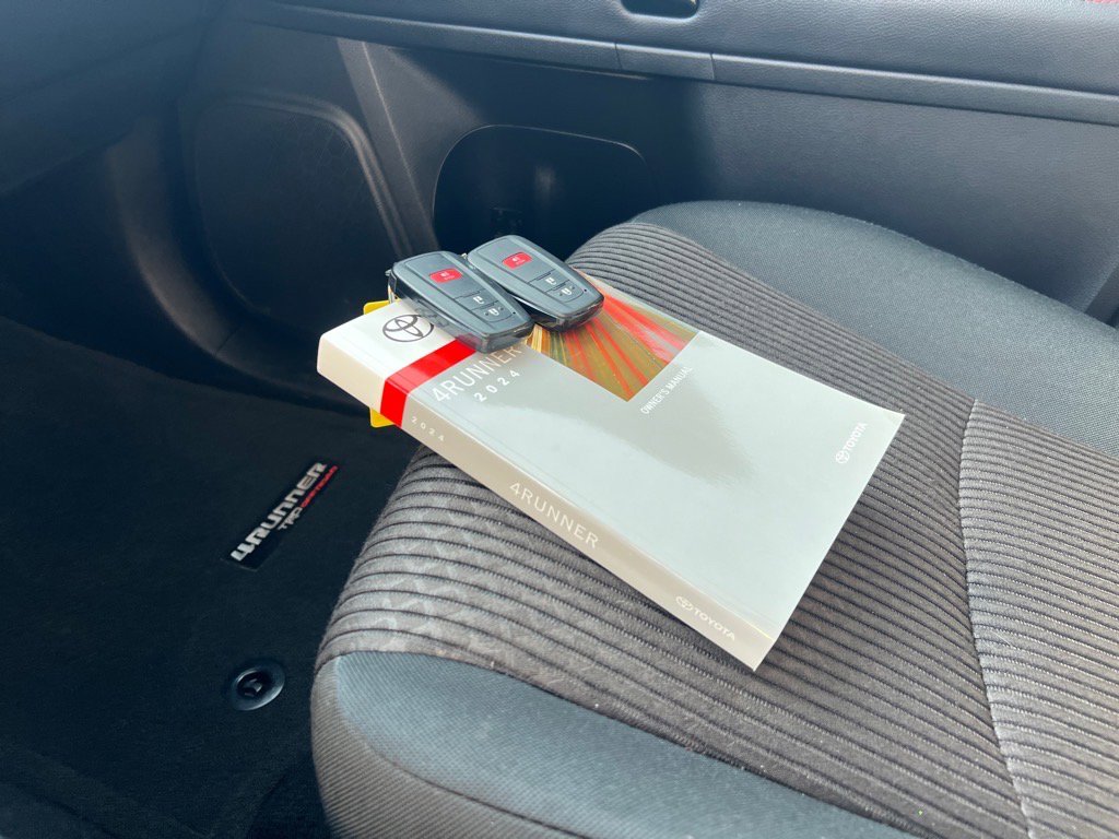 Used 2024 Toyota 4Runner TRD Off-Road image 9