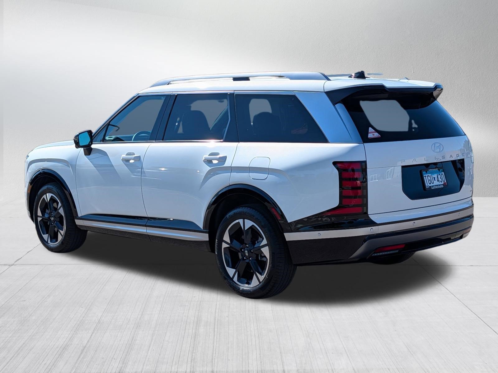 Certified 2026 Hyundai Palisade Limited AWD/4WD image 5