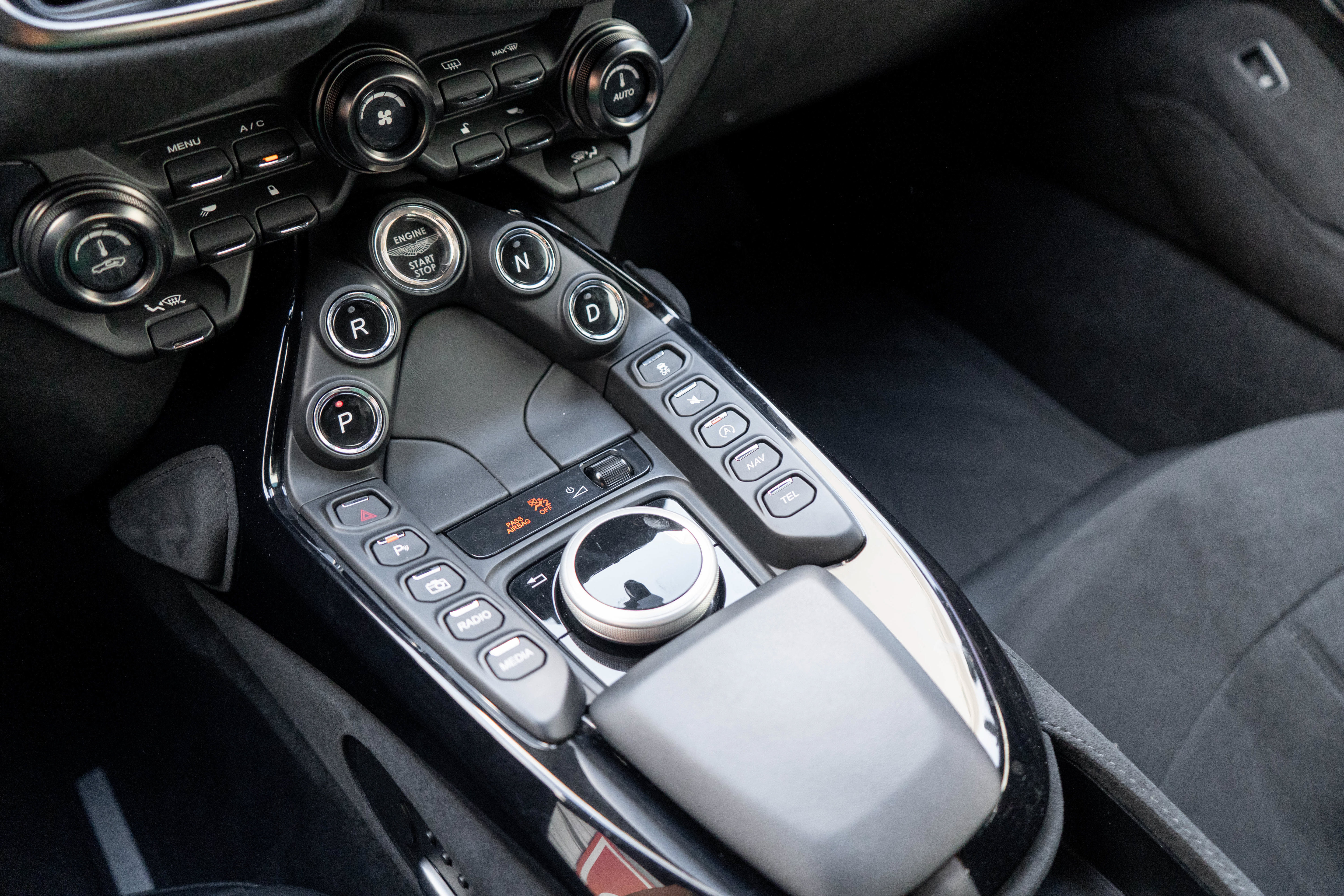 Used 2021 Aston Martin V8 Vantage Coupe RWD image 19