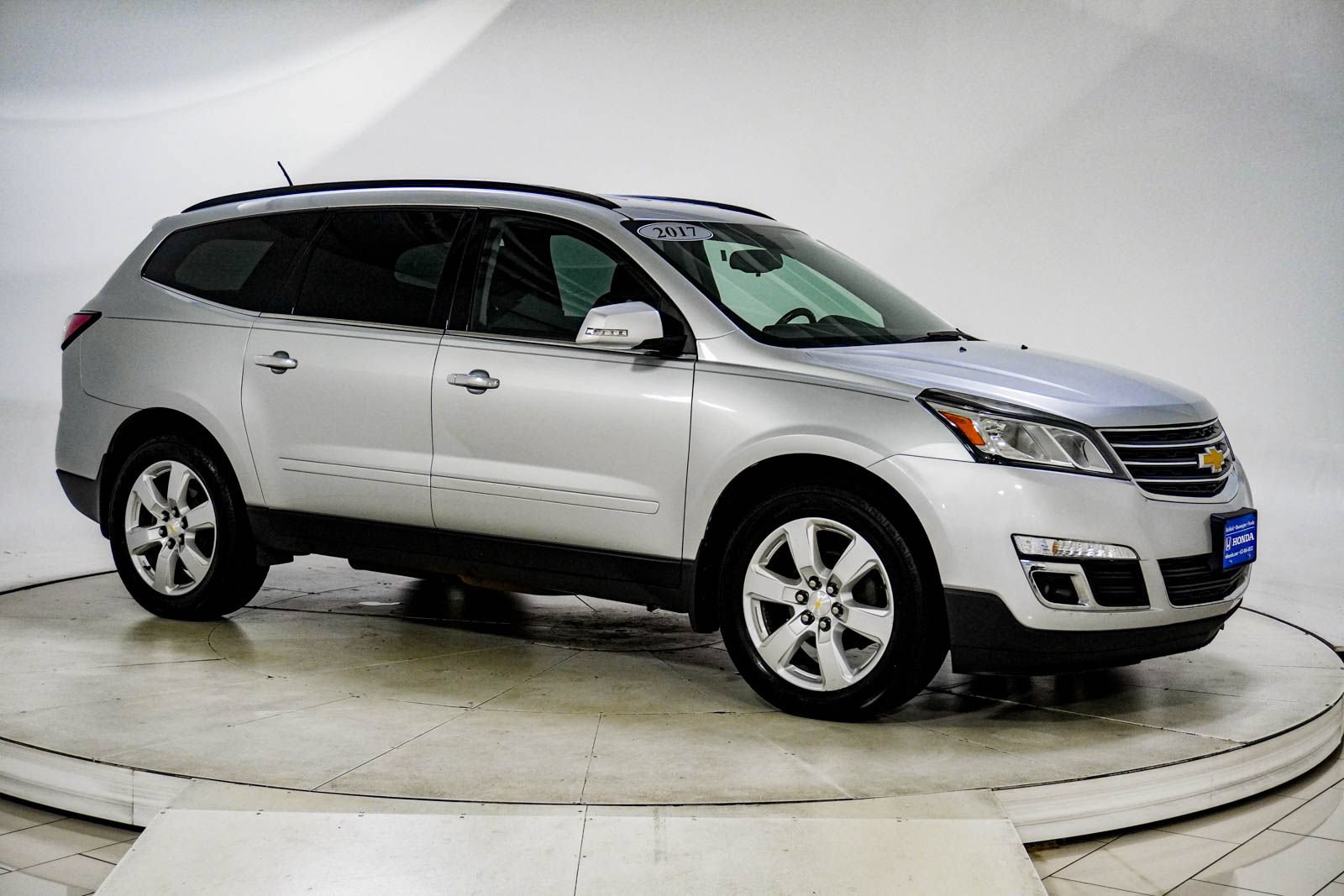 Used 2017 Chevrolet Traverse LT w/ Style and Technology Package AWD/4WD image 12