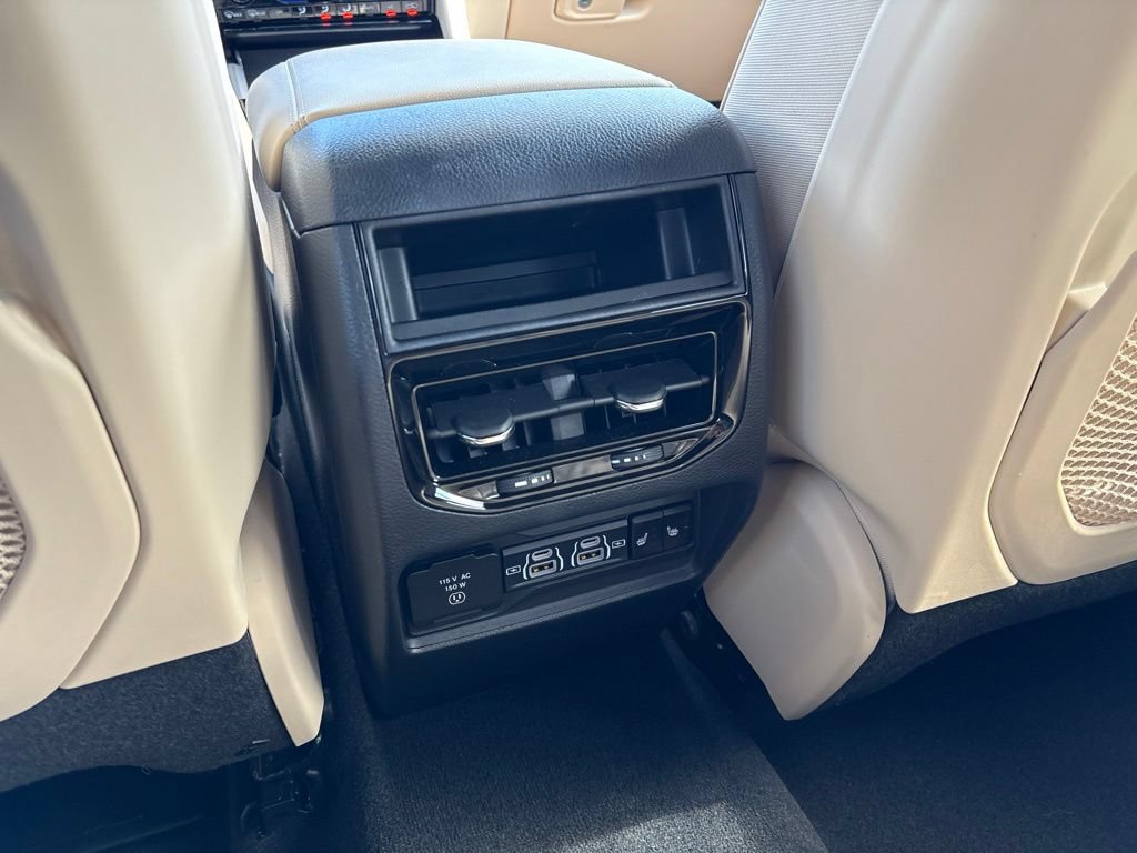 Used 2024 Jeep Grand Cherokee Limited RWD image 21
