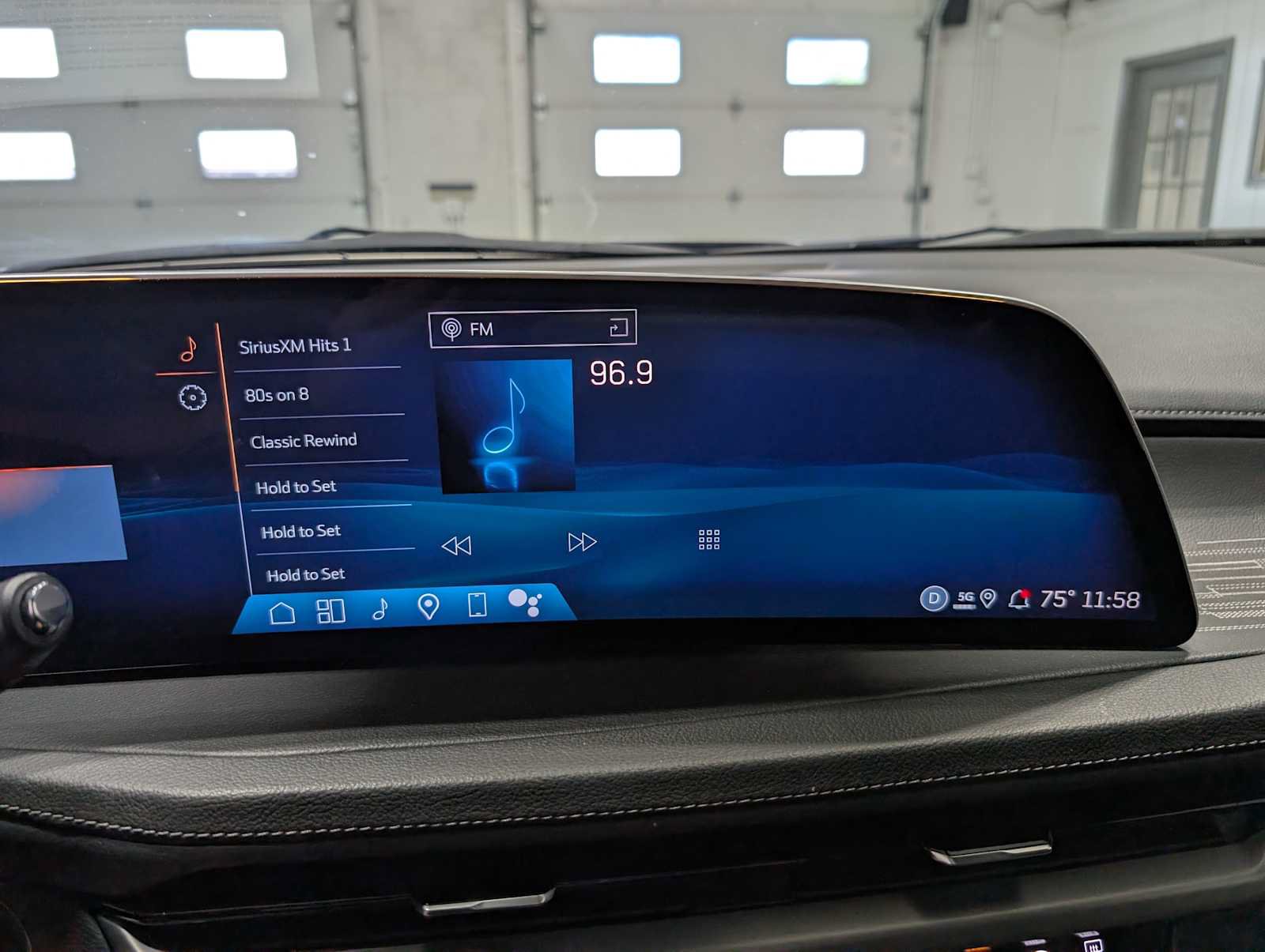 Certified 2025 Cadillac XT4 Premium Luxury AWD/4WD image 24