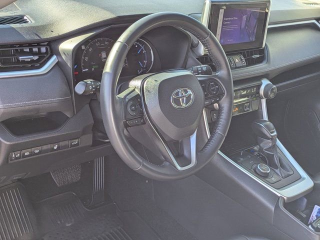 Used 2023 Toyota RAV4 XLE Premium image 17