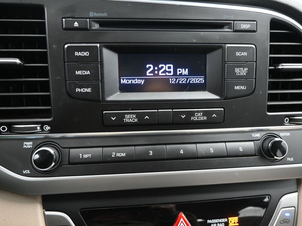 Used 2017 Hyundai Elantra SE w/ Cargo Package image 13