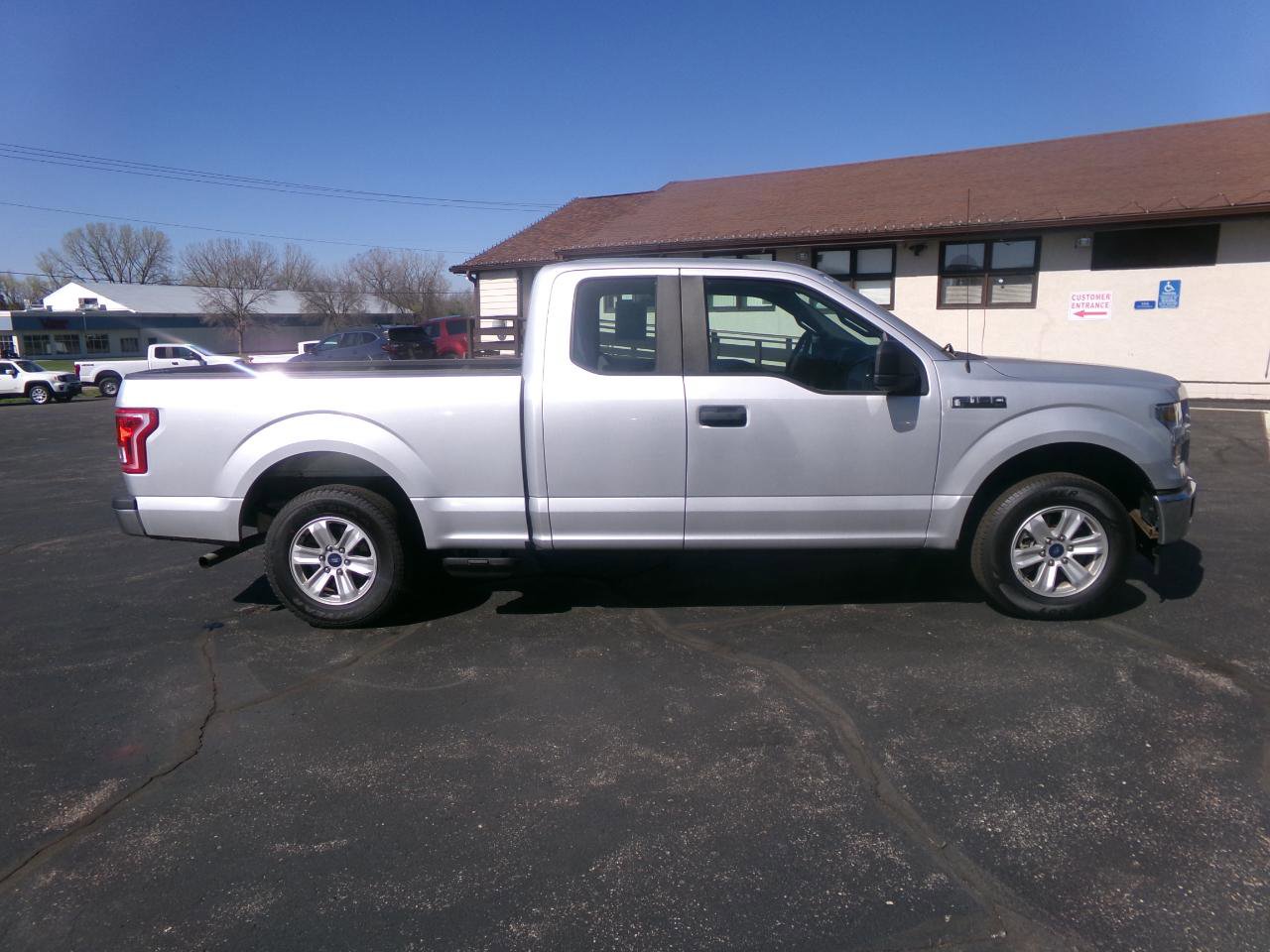 Used 2017 Ford F150 XL w/ Equipment Group 101A Mid RWD image 2