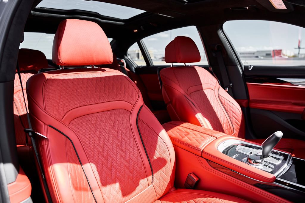 Used 2022 BMW M760i xDrive w/ Luxury Rear Seating Package image 45