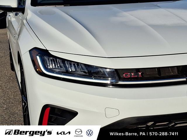 Used 2025 Volkswagen Jetta GLI Autobahn image 11