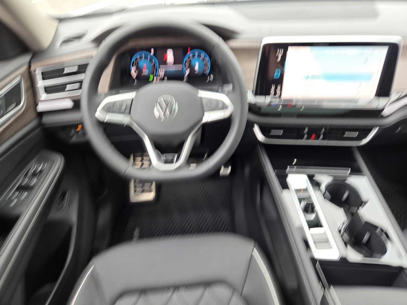 New 2026 Volkswagen Atlas SEL Premium R-Line image 8
