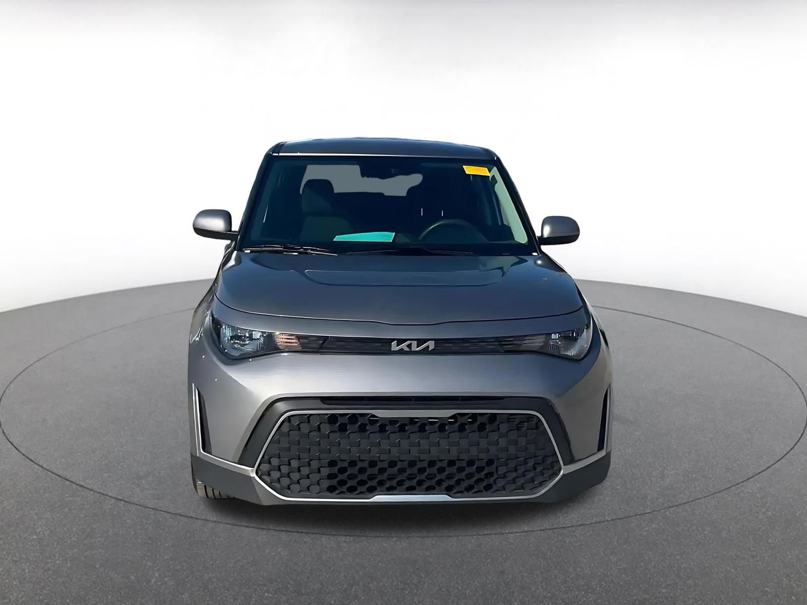 Used 2025 Kia Soul LX w/ LX Technology Package image 4