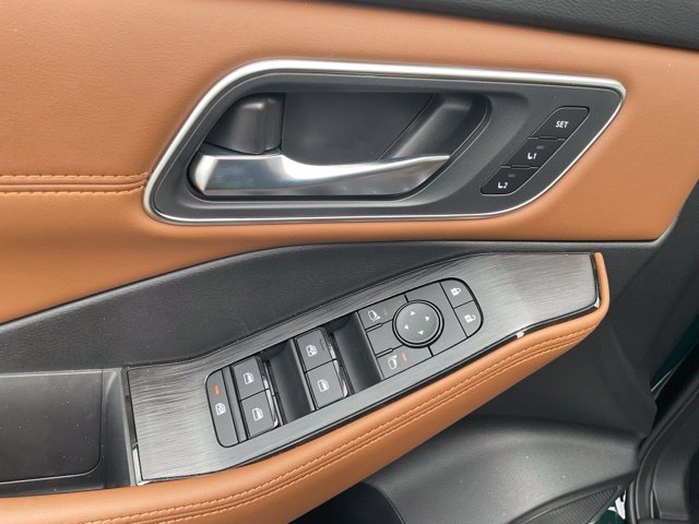 New 2026 Nissan Rogue Platinum AWD/4WD image 12