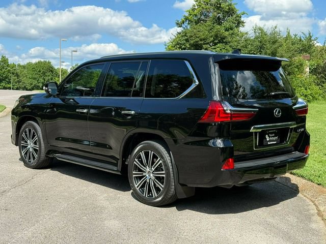 Used 2021 Lexus LX 570 4WD w/ Luxury Package image 4