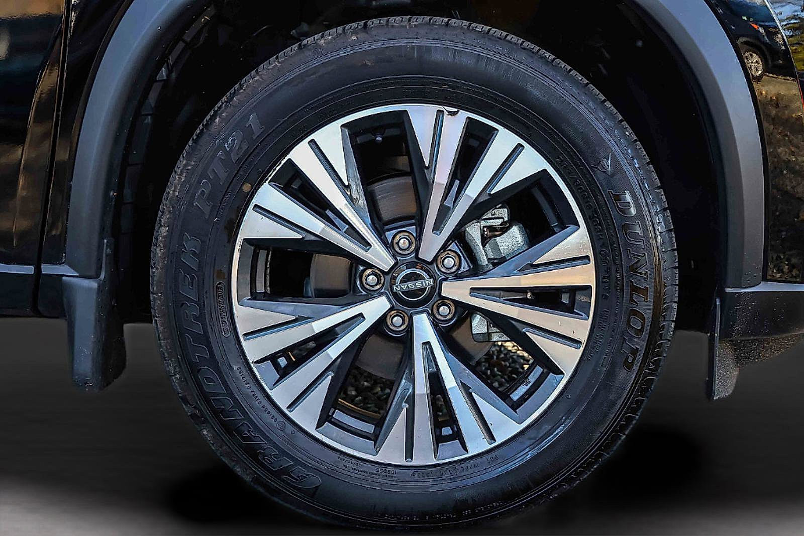 Used 2023 Nissan Rogue SV image 26