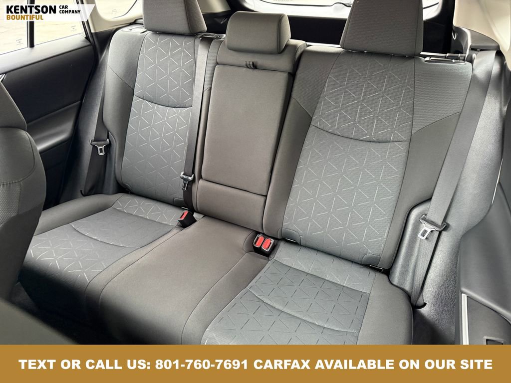 Used 2025 Toyota RAV4 XLE image 31