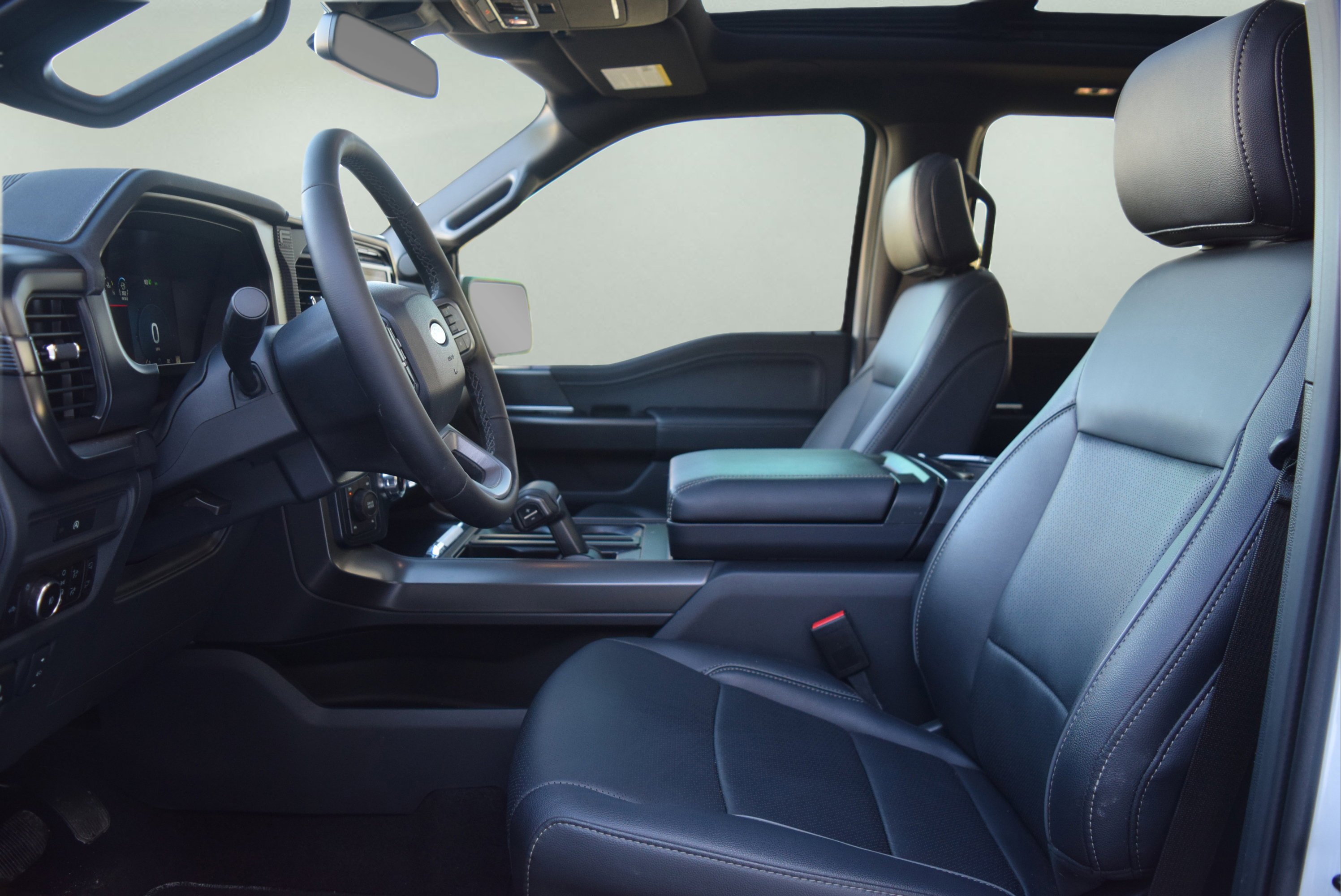 Used 2025 Ford F150 Lariat w/ Equipment Group 502A High image 12