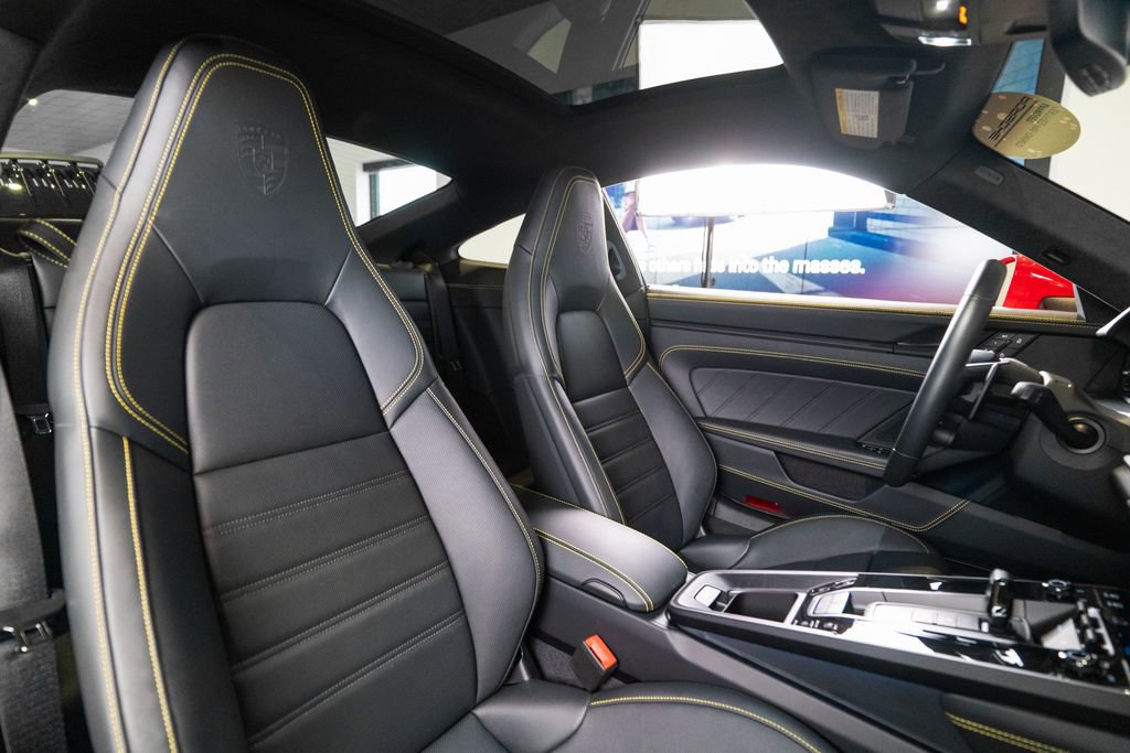 Certified 2025 Porsche 911 Carrera GTS RWD image 21