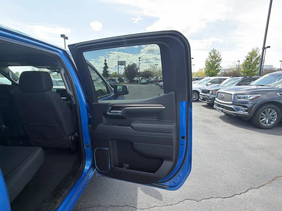 Used 2025 Chevrolet Silverado 1500 LT AWD/4WD image 22