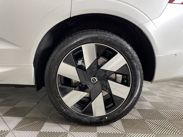 Certified 2024 Volvo XC60 T8 Plus w/ Protection Package AWD/4WD image 42