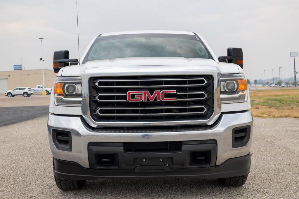 Used 2019 GMC Sierra 2500 2WD Crew Cab image 2