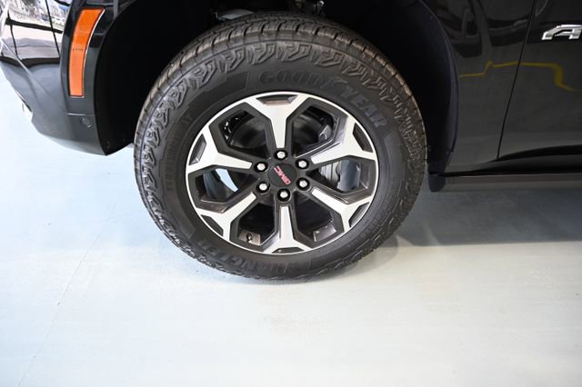 New 2026 GMC Yukon AT4 Ultimate w/ LPO, Floor Liner Package image 38