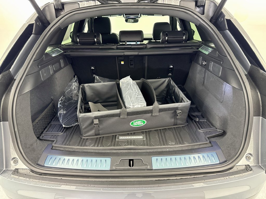 New 2026 Land Rover Range Rover Velar Belgravia AWD/4WD image 27