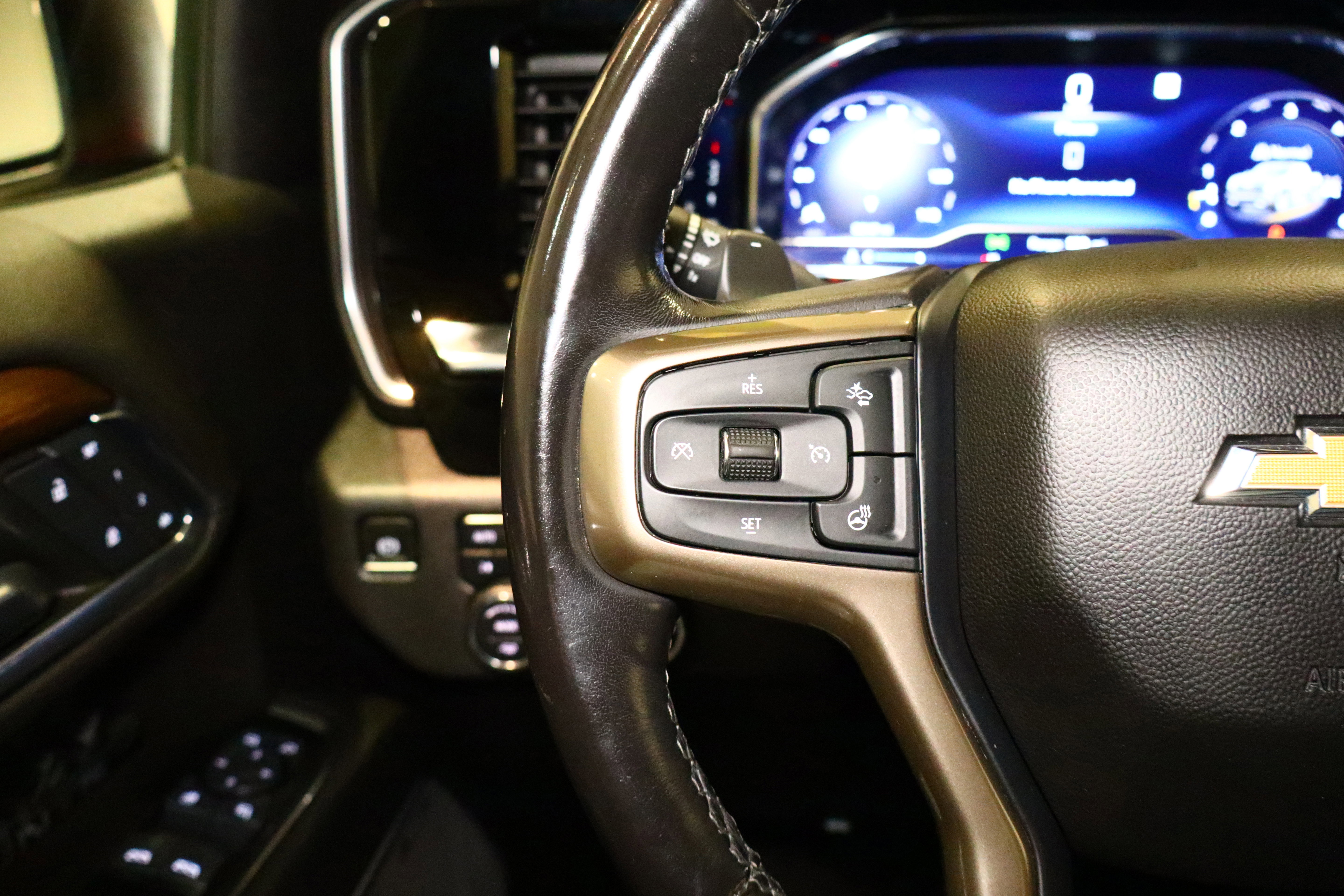 Used 2023 Chevrolet Silverado 1500 High Country w/ Z71 Off-Road Package image 12