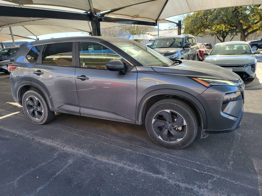 Used 2024 Nissan Rogue SV image 4