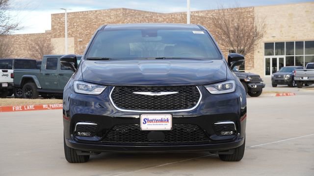 New 2026 Chrysler Pacifica Select image 2