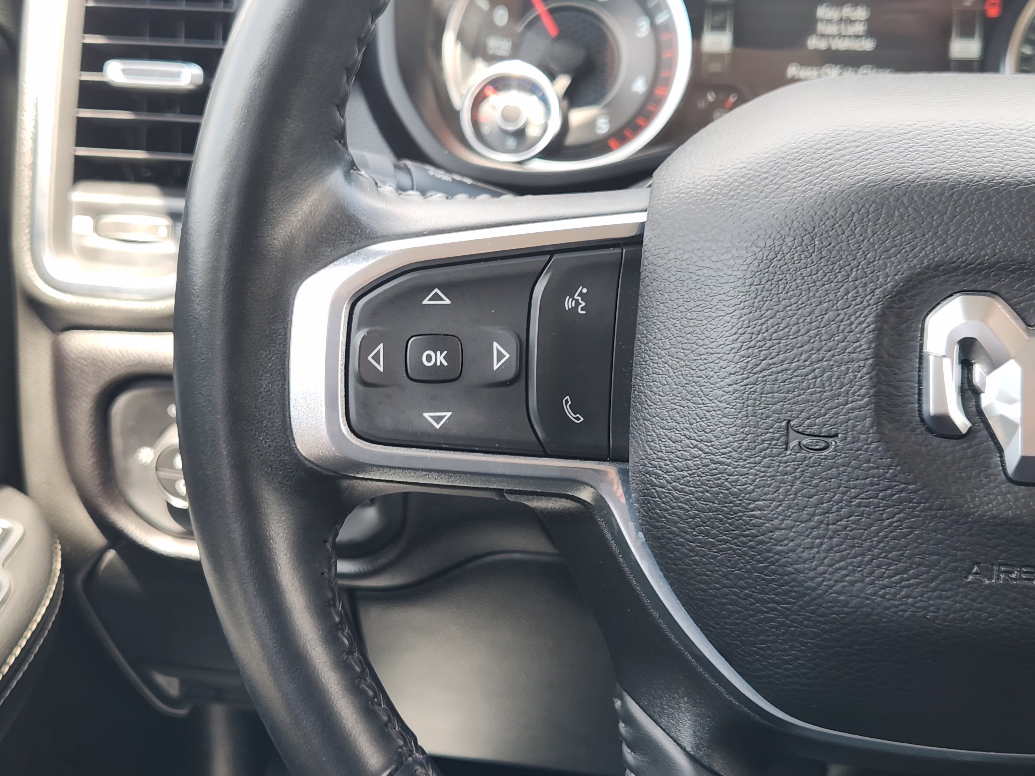 Used 2024 RAM 2500 Laramie AWD/4WD image 27