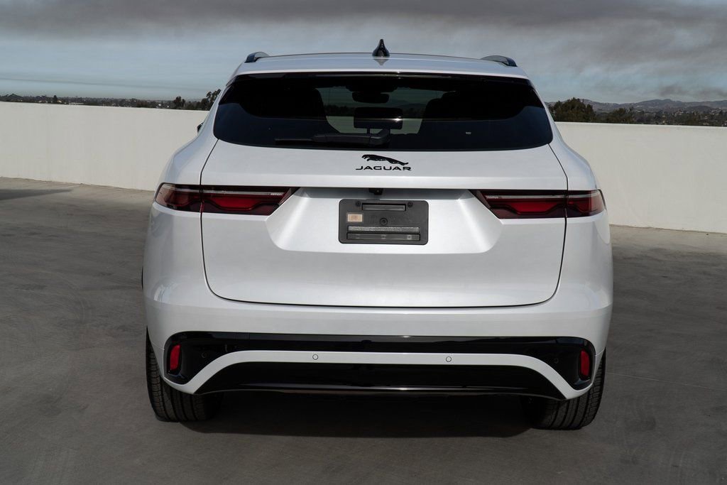 Used 2025 Jaguar F-PACE R-Dynamic S AWD/4WD image 4