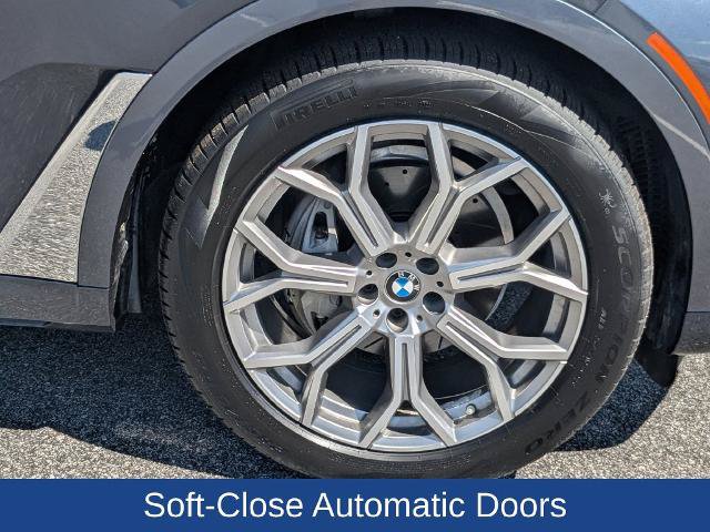 Used 2020 BMW X7 xDrive40i w/ Premium Package AWD/4WD image 12