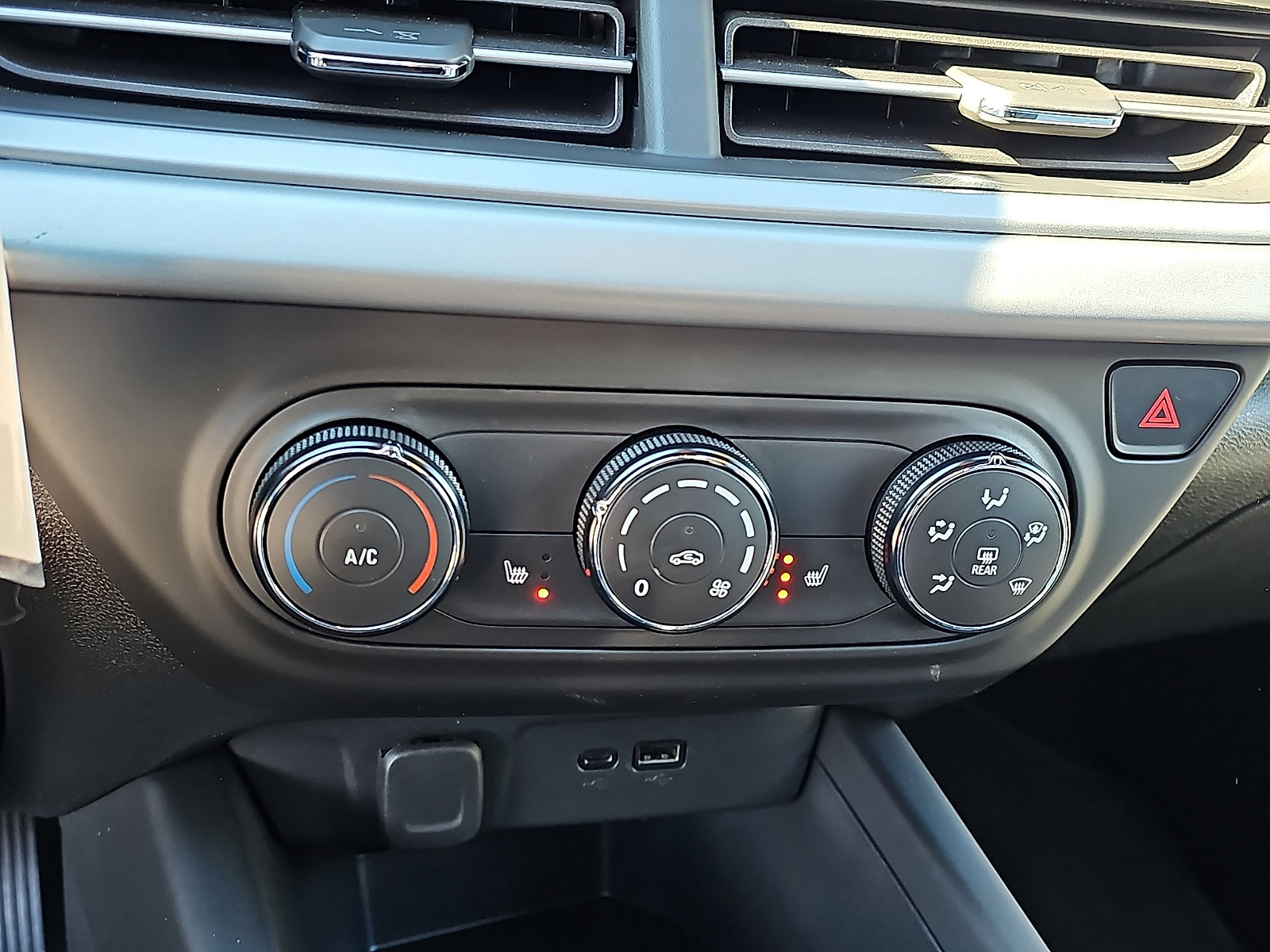 Used 2024 Chevrolet Trax RS image 15