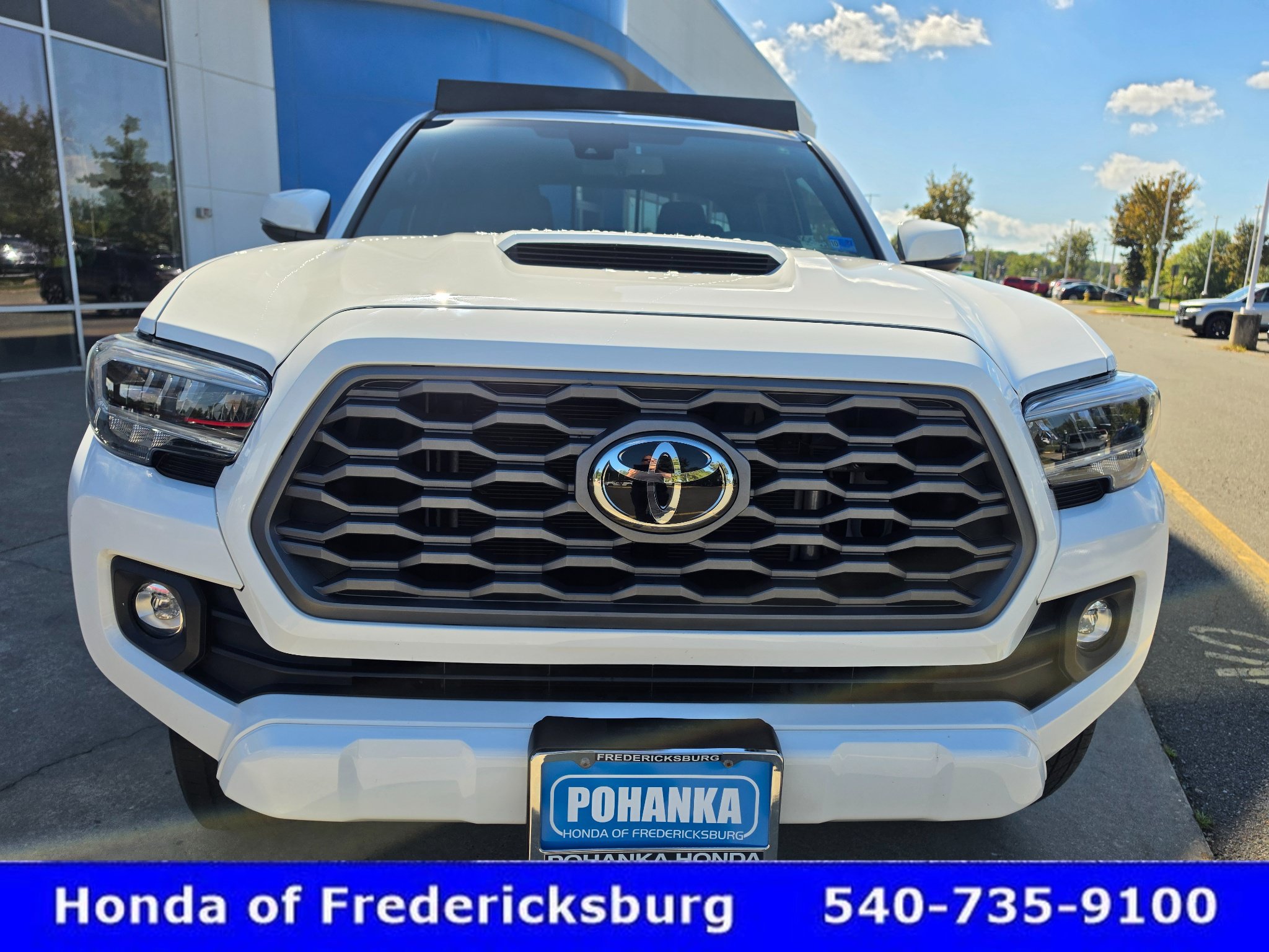 Used 2023 Toyota Tacoma TRD Sport w/ Technology Package AWD/4WD image 9
