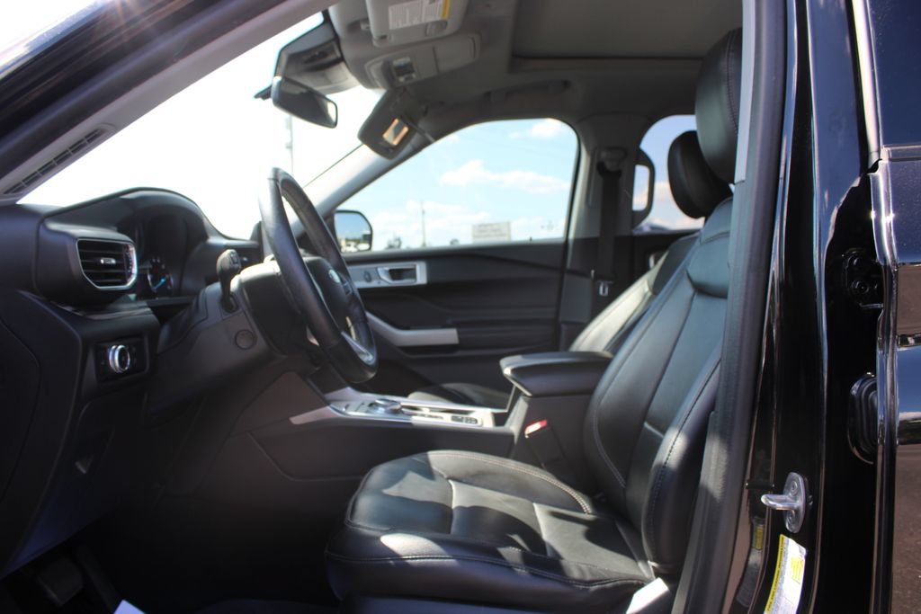 Used 2022 Ford Explorer Limited w/ Equipment Group 301A RWD image 24