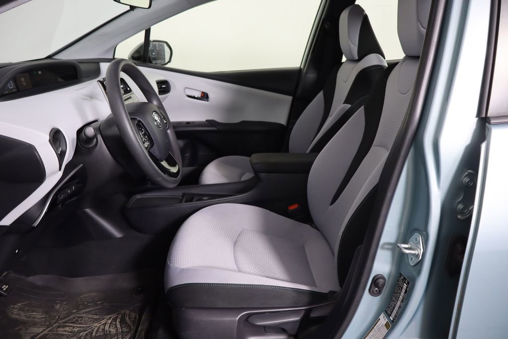 Used 2019 Toyota Prius LE image 16