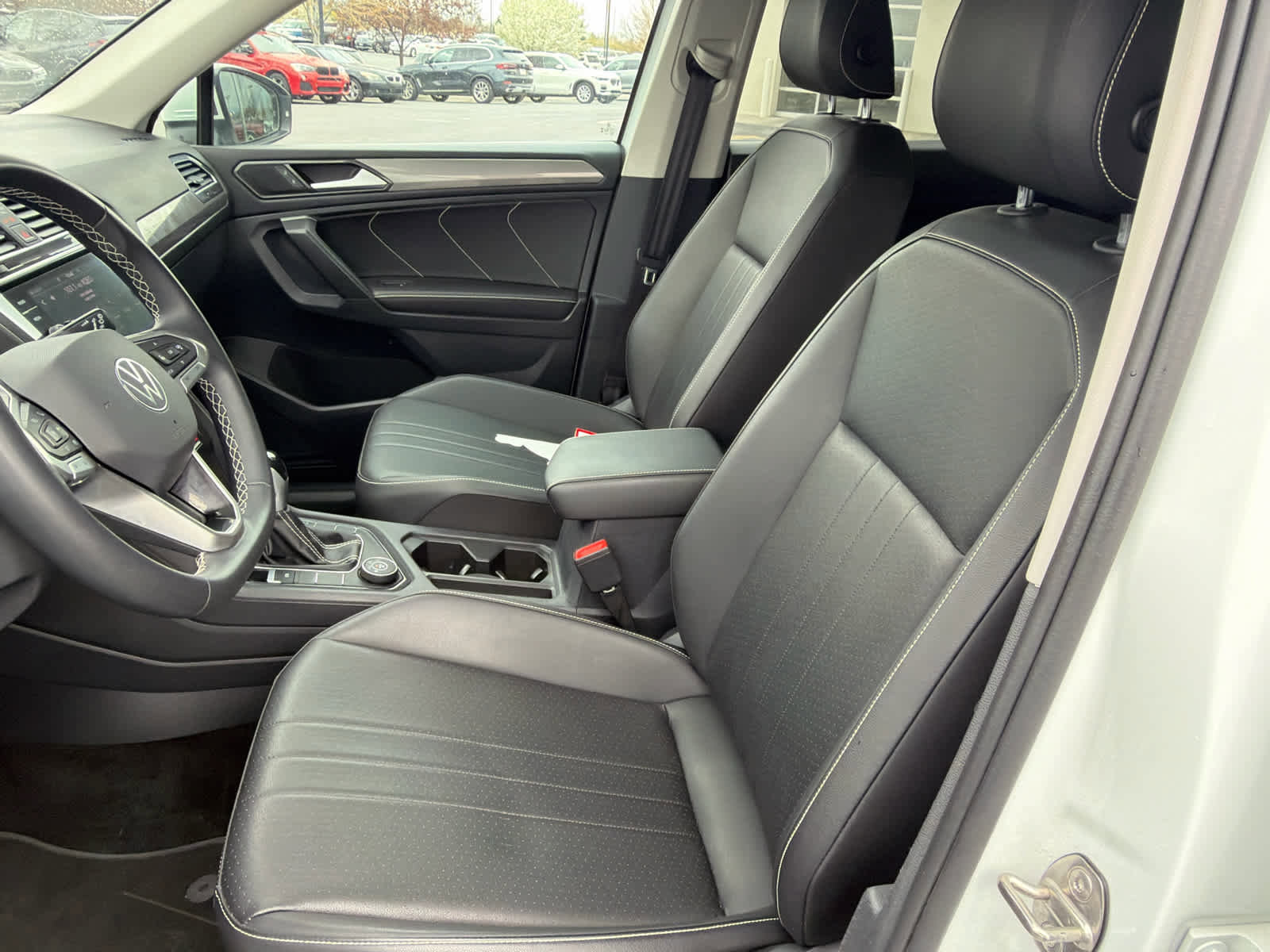 Used 2023 Volkswagen Tiguan SE w/ Panoramic Sunroof Package AWD/4WD image 19